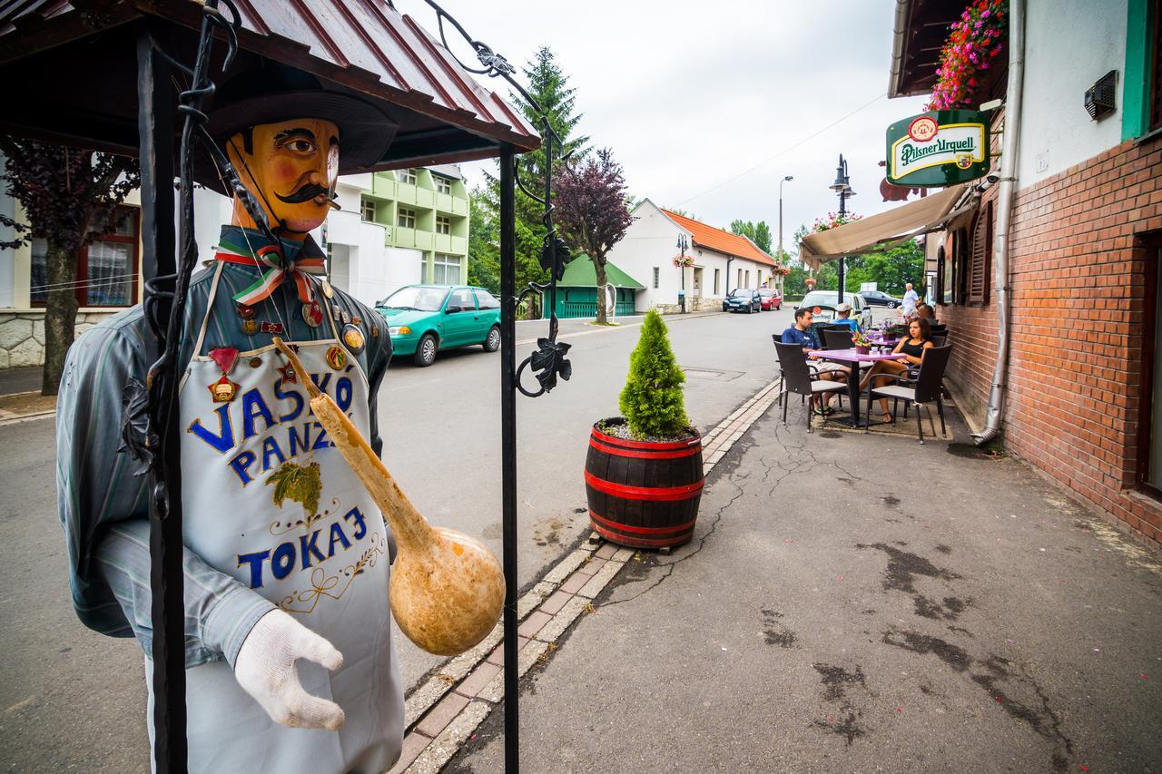 Vaskó Panzió Borpince Acomodação com café da manhã Tokaj Exterior foto